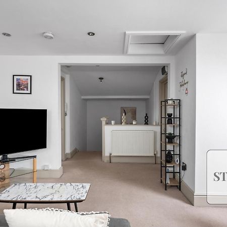 Cosy Apartment In Moulsham, Long Stays Welcome Chelmsford Kültér fotó